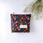 夜用も入るサニタリーポーチ　化粧ポーチにも　/blooming・BK
