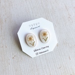 beige flower ＆ white 楕円 pierce/ドライフラワー  レジン