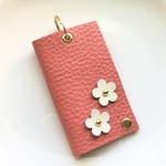 お花付き・サーモンピンクのレザーキーケース　受注販売
