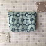new! アネモネ & スリーピングローズ　ミニコスメポーチ　14  ふんわりタイプ　スリーピングローズ　ミナペルホネンの刺繍生地　anemone   グリーン　ポーチ