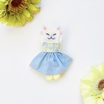 ●本日２１時販売●一点物【おめかしおねむねこミニブローチ】白猫ちゃん（フェルト・ビーズ・刺繍・花柄・水色）