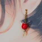 ゆらゆら揺れるりんご飴のピアス（袋付き）