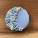 ビーズ刺繍くるみボタン（ヘアゴム/ブローチ）