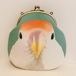 ショルダーにもなる《コザクラインコ シーグリーン》がまぐちハンドバッグ