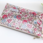 LIBERTY　リバティ　Felicite　フェリシテ　ピンク　ツヤ有りビニコ　中布・内ポケット・カードポケット付きポーチ　★通帳ポーチに♪