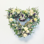 紫陽花のハート型グラティーションリース