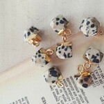 💛再販！天然石チャーム：多面カットダルメシアン※1セット4個入り