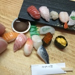 にぎり寿司12貫 接着なし  醤油皿付き  ミニチュア