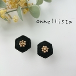 六角形 の ビーズ 刺繍 ピアス・ イヤリング ( ブラック )