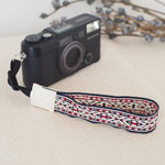 東欧　刺繍 ハンド カメラストラップ
