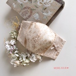 💓ワイド幅マスク&カバー2way  イエベ系淡ベージュにカプチーノローズ&リボン柄コットンプリントと接触冷感ガーゼで作ったマスク&カバー　幅広キナリローズ柄コットンレースホルダー　淡ベージュリボン