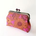 リバティ　がま口ポーチ　