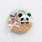 【マカロンパンダ】刺繍 ブローチ 38mm