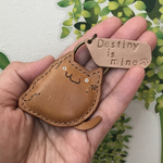 本革　レザー　猫　ねこ　キーホルダー　バッグチャーム　エクササイズ　体操　かわいい