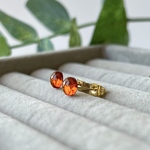 アンバー（琥珀）×ゴールド　シンプルスタッドピアス