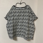＊SALE＊ゆったり【ミニブーケ】フリル袖ブラウス
