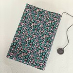 SALE　単行本　リバティ プリント使用　ブックカバー　*　 ビジーイジー　Busy Izzy