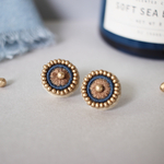 ビーズ刺繍𓍯brown×blue小粒なピアス