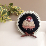 シナモン文鳥の刺繍ブローチ