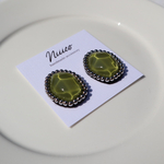 ビーズ刺繍ピアス　イヤリング　クリアグリーン