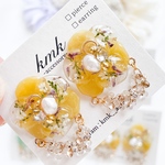 イヤリング　しゃらしゃら　フラワー　イエロー　レジン　レジンアクセサリー　レジンアクセ　レジンイヤリング　お花アクセサリー　お花イヤリング　ドライフラワー　ドライフラワーアクセサリー　