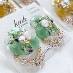ピアス　しゃらしゃら　フラワー　グリーン　レジン　レジンピアス　レジンアクセサリー　レジンアクセ　お花アクセサリー　お花ピアス　ドライフラワーアクセサリー　ドライフラワーアクセ　