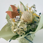 バンクシアと紫陽花のドライアレンジメント
