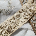 インド刺繍リボン　花　インド刺繍　スパンコール　刺繍リボン　リボン　りぼん　※普通郵便はお届けに1週間近くかかります。お急ぎの方は必ずクロネコヤマトをお選びください