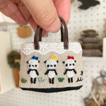 つぶつぶ刺繍　ミニミニバッグのバッグチャーム　