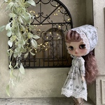 ハルモニアブルーム＆ミディブライスサイズドール服リバティイルマのホワイトグリーンワンピース＆エプロン