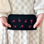 【特集掲載】レトロなお花の手刺繍財布