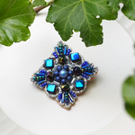 ＜ビーズ刺繍ブローチ＞キラキラモチーフレース/チェコビーズ/ブルー/ネイビー/ギフト/プレゼント