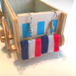 トリコロールピアス