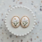 カモミール　刺繍　イヤリング /ピアス