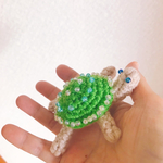 緑の甲羅が可愛い亀さんブローチ🐢💕