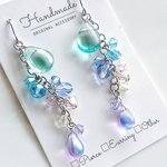 新作✨ファンシーカラーのキラキラ鈴なりピアス✨ステンレスフック/イヤリング変更可/平和/虹/梅雨/雨//