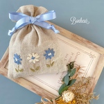 手刺繍巾着ポーチ ❁ お花畑