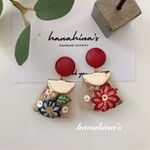レザー風レッドカボションとインド刺繍タッセルピアス/イヤリング(レッドブルー)