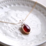 ヘソナイトガーネット Wire Wrap Necklace