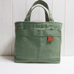 レトログリーンの帆布トートバッグ