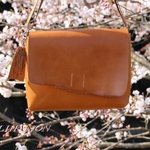 春♪るるるキャメルのショルダーバッグ　vintage