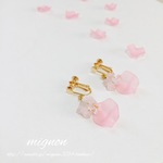ローズクォーツと桜のイヤリング