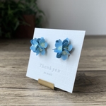 手染めレザーの紫陽花色ピアス❁ブルー❁サージカルステンレス