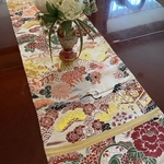 花嫁衣裳の丸帯リメイク　豪華刺繍の正絹テーブルランナー　1537