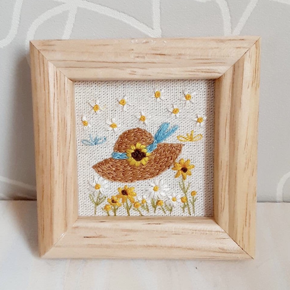 刺繍 壁飾り すずらん刺繍の壁飾り その他インテリア雑貨 HanaDaisy Poodles