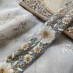インド刺繍リボン　花　インド刺繍　スパンコール　刺繍リボン　リボン　りぼん　※普通郵便はお届けに1週間近くかかります。お急ぎの方は必ずクロネコヤマトをお選びください