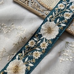 インド刺繍リボン　花　インド刺繍　スパンコール　刺繍リボン　リボン　りぼん　※普通郵便はお届けに1週間近くかかります。お急ぎの方は必ずクロネコヤマトをお選びください