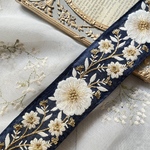 ネイビー　インド刺繍リボン　花　インド刺繍　スパンコール　刺繍リボン　リボン　りぼん　※普通郵便はお届けに1週間近くかかります。お急ぎの方は必ずクロネコヤマトをお選びください
