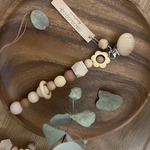 ⭐︎イニシャル可⭐︎おしゃぶりホルダー　handmade 色変更、ギフト可