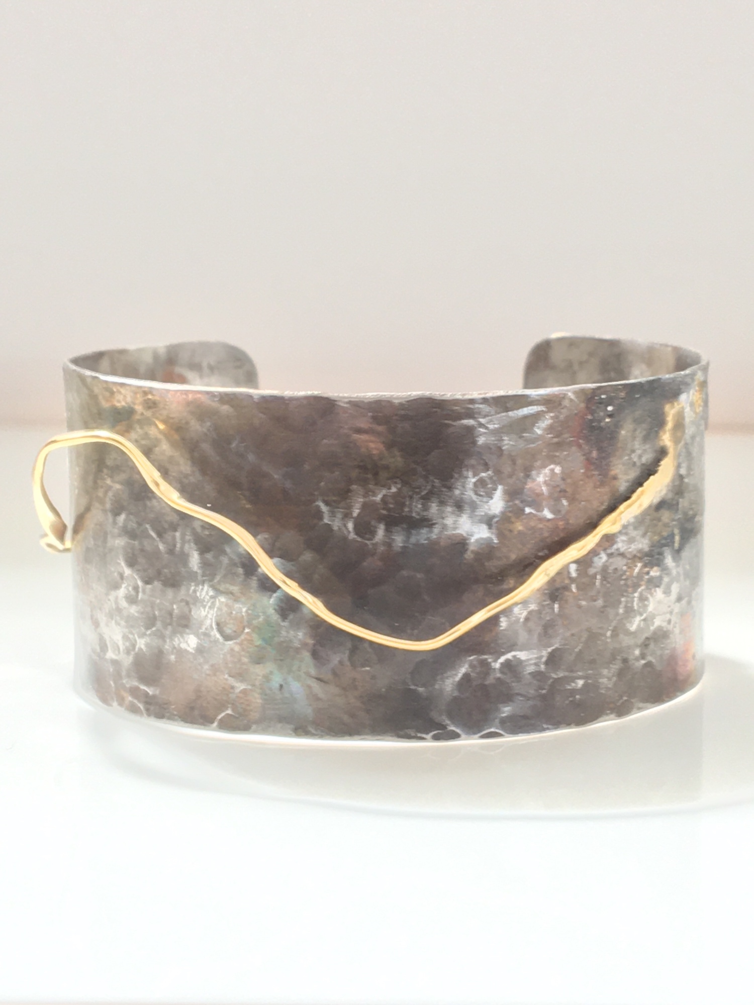 バングル「LUNE」black more